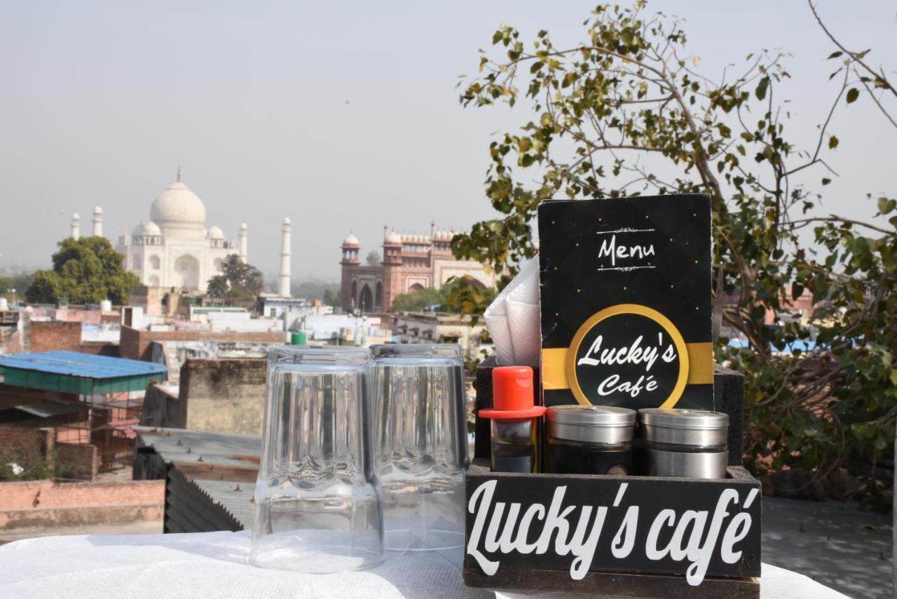 Lucky Restaurant&Guest House Agra  Exteriér fotografie